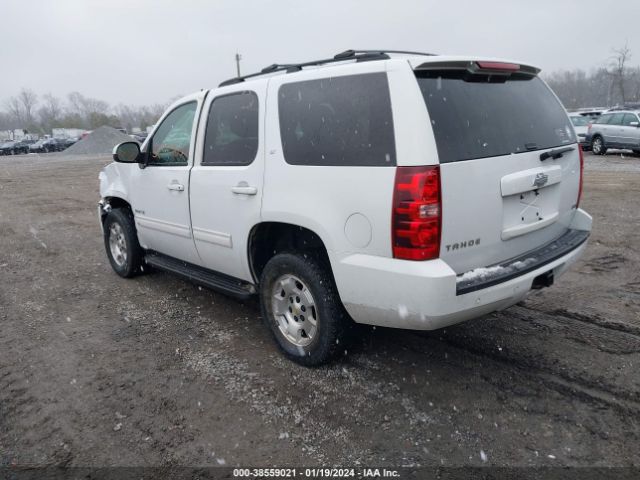 Photo 2 VIN: 1GNSKBE00BR161512 - CHEVROLET TAHOE 