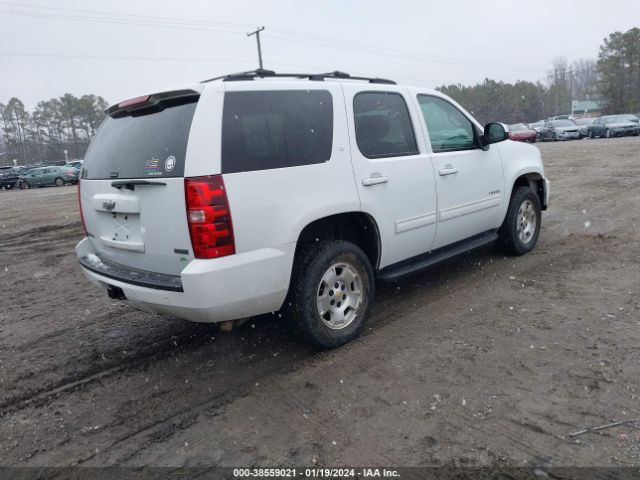 Photo 3 VIN: 1GNSKBE00BR161512 - CHEVROLET TAHOE 