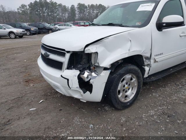 Photo 5 VIN: 1GNSKBE00BR161512 - CHEVROLET TAHOE 