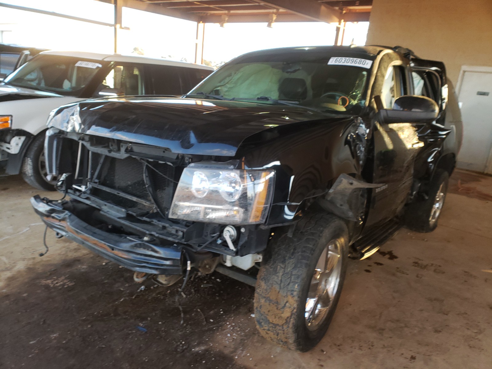 Photo 1 VIN: 1GNSKBE00BR178021 - CHEVROLET TAHOE K150 