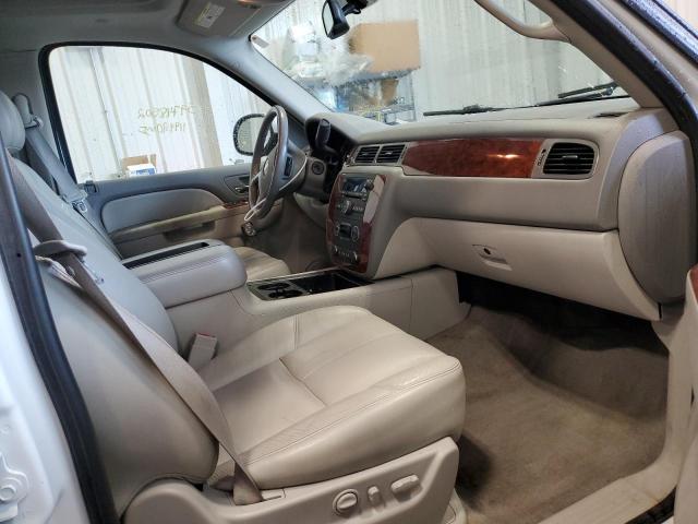 Photo 4 VIN: 1GNSKBE01BR160398 - CHEVROLET TAHOE K150 