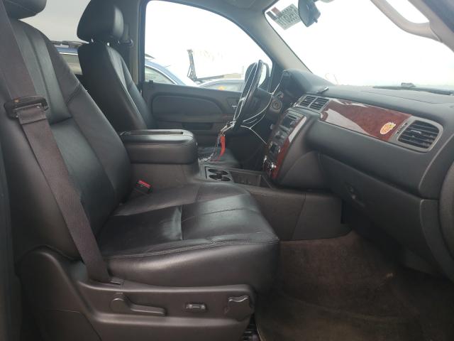 Photo 4 VIN: 1GNSKBE01DR148478 - CHEVROLET TAHOE 