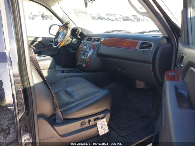 Photo 4 VIN: 1GNSKBE01DR376108 - CHEVROLET TAHOE 