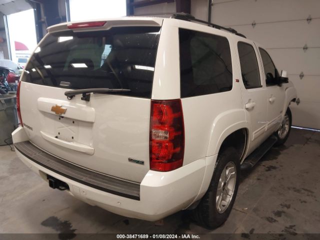 Photo 3 VIN: 1GNSKBE02BR160877 - CHEVROLET TAHOE 