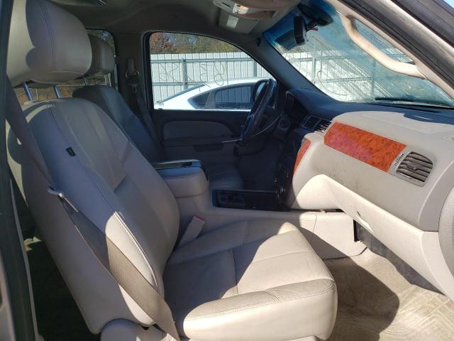 Photo 4 VIN: 1GNSKBE02BR311037 - CHEVROLET TAHOE K150 