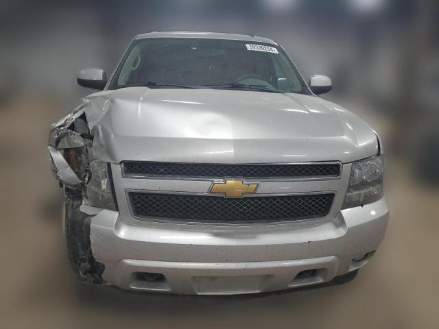 Photo 4 VIN: 1GNSKBE02CR271544 - CHEVROLET TAHOE 