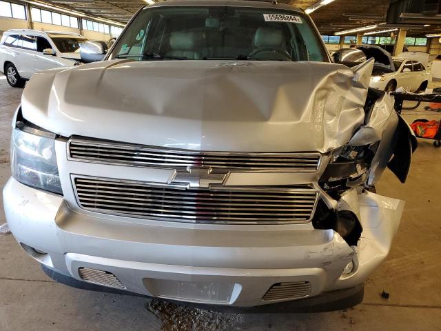 Photo 10 VIN: 1GNSKBE02DR193929 - CHEVROLET TAHOE 