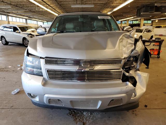 Photo 4 VIN: 1GNSKBE02DR193929 - CHEVROLET TAHOE 