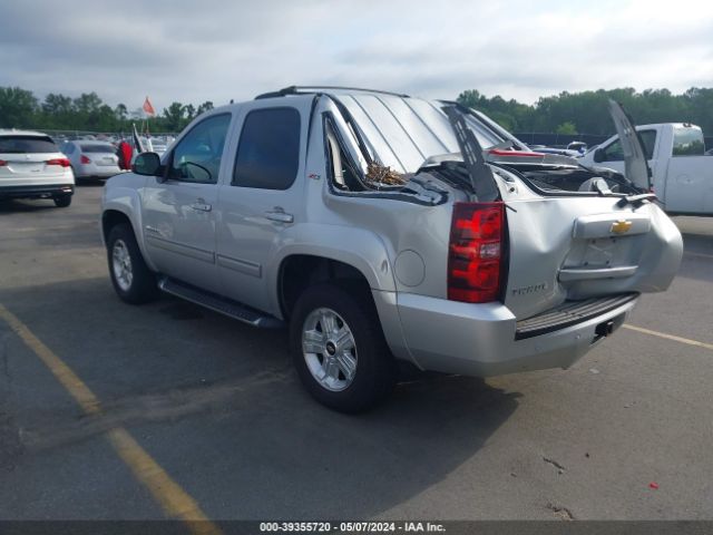 Photo 2 VIN: 1GNSKBE02DR284179 - CHEVROLET TAHOE 