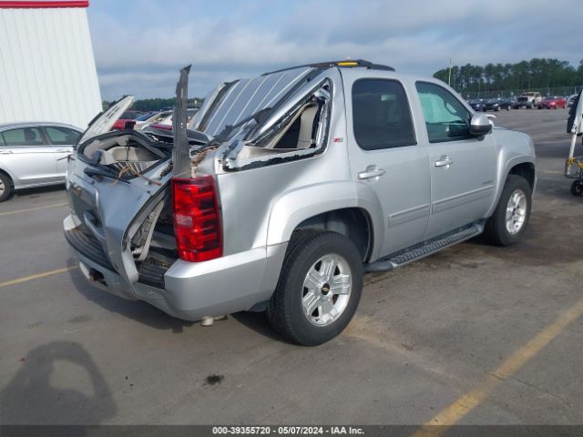 Photo 3 VIN: 1GNSKBE02DR284179 - CHEVROLET TAHOE 