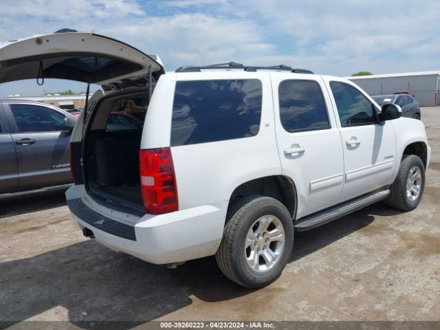 Photo 3 VIN: 1GNSKBE03BR347657 - CHEVROLET TAHOE 