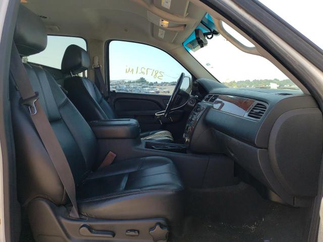 Photo 4 VIN: 1GNSKBE03BR368055 - CHEVROLET TAHOE K150 