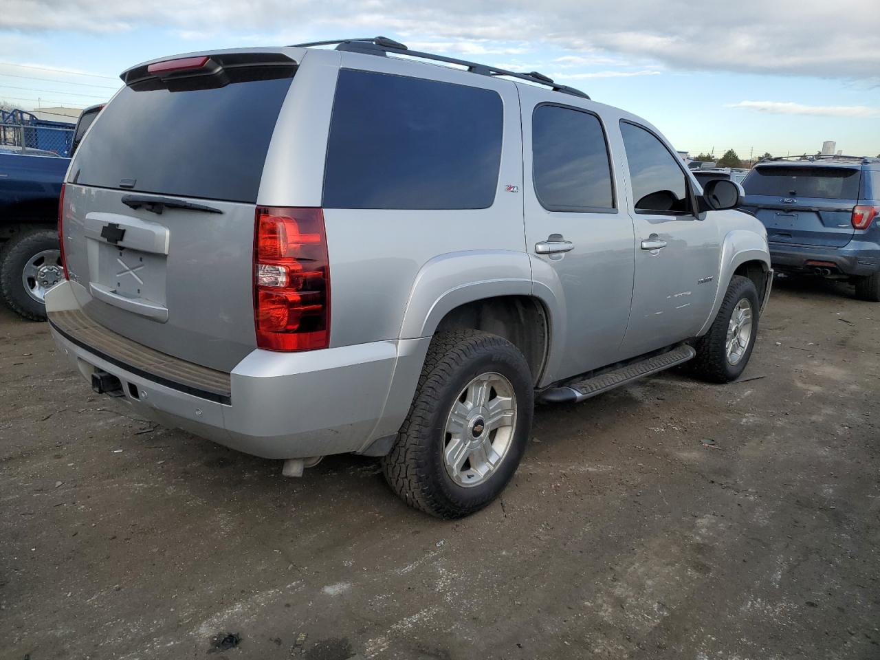 Photo 2 VIN: 1GNSKBE03CR255661 - CHEVROLET TAHOE 