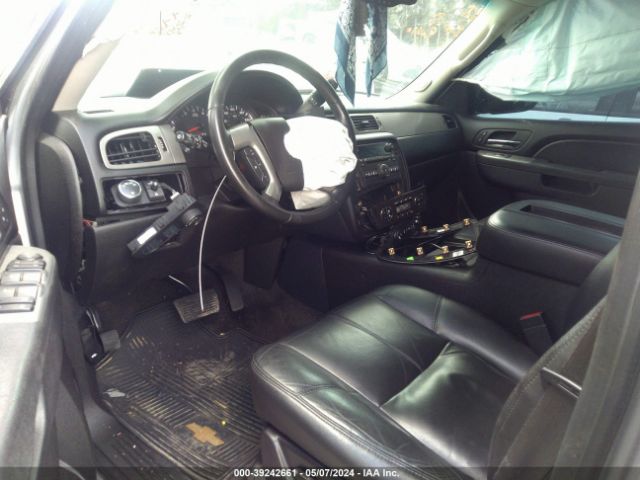 Photo 4 VIN: 1GNSKBE03CR312473 - CHEVROLET TAHOE 