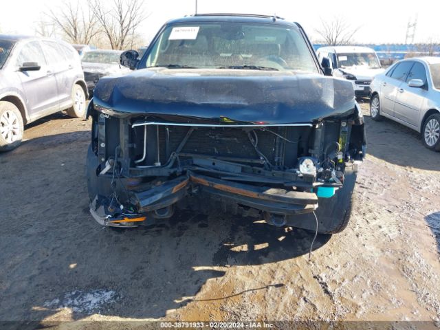 Photo 5 VIN: 1GNSKBE04BR247292 - CHEVROLET TAHOE 