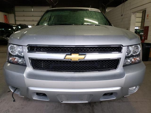 Photo 4 VIN: 1GNSKBE04DR342776 - CHEVROLET TAHOE 