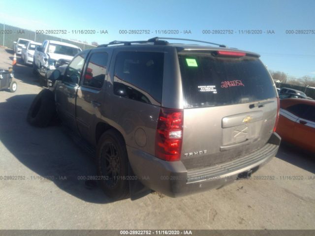 Photo 2 VIN: 1GNSKBE05BR119174 - CHEVROLET TAHOE 