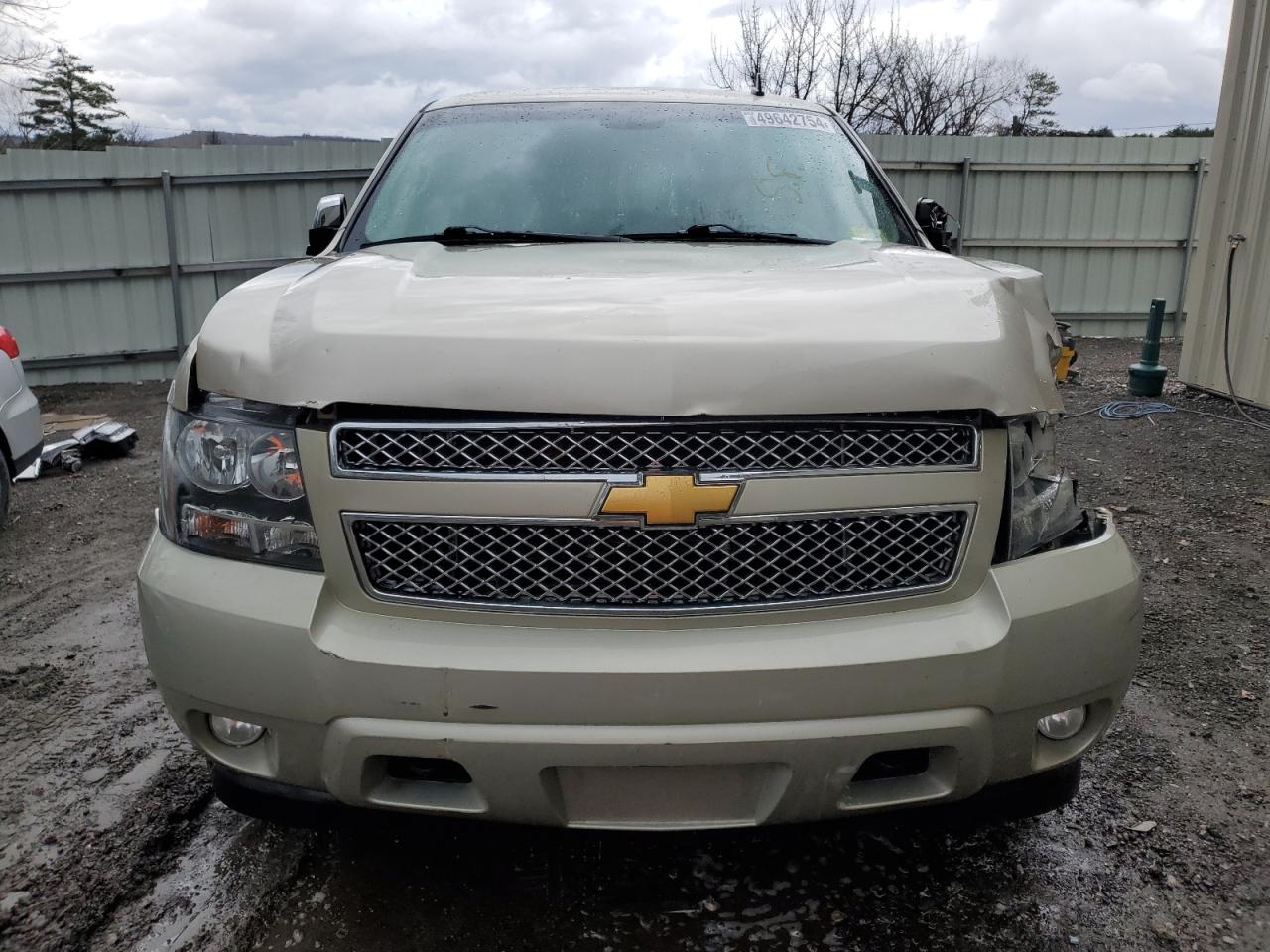 Photo 4 VIN: 1GNSKBE05DR168541 - CHEVROLET TAHOE 