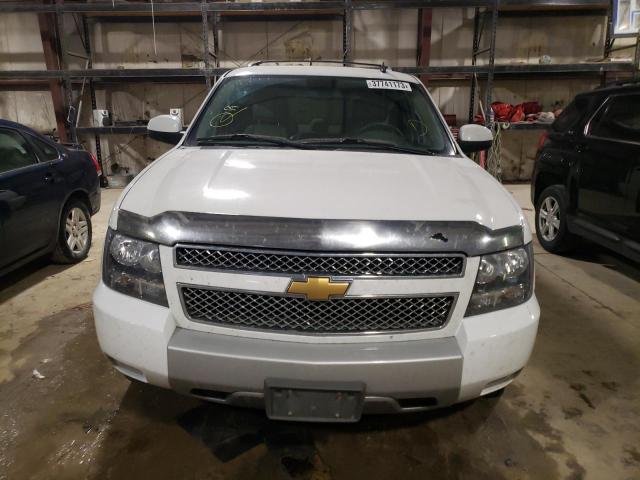 Photo 4 VIN: 1GNSKBE05DR242668 - CHEVROLET TAHOE K150 