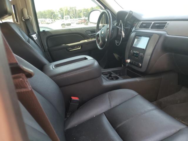 Photo 4 VIN: 1GNSKBE05DR370103 - CHEVROLET TAHOE K150 