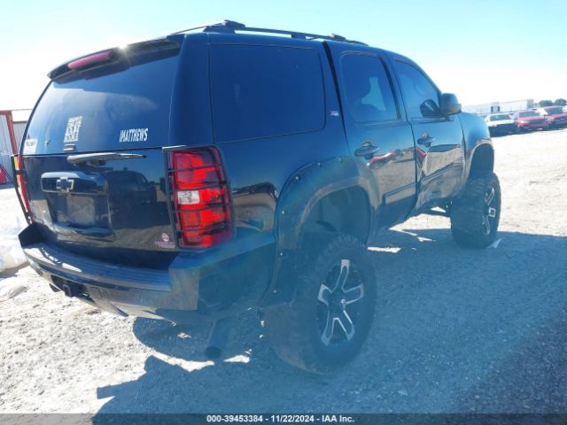 Photo 3 VIN: 1GNSKBE05ER100757 - CHEVROLET TAHOE 