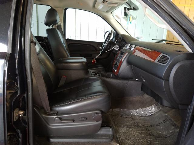 Photo 4 VIN: 1GNSKBE06BR177553 - CHEVROLET TAHOE K150 