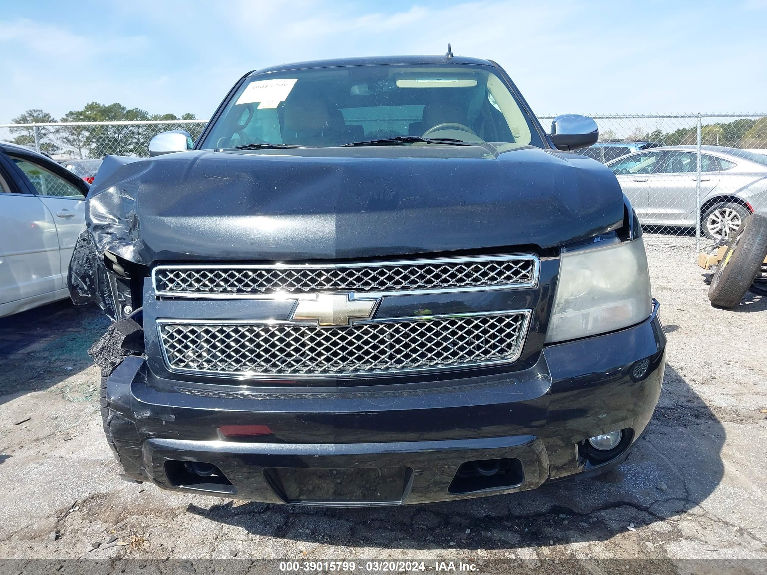 Photo 11 VIN: 1GNSKBE06BR277457 - CHEVROLET TAHOE 