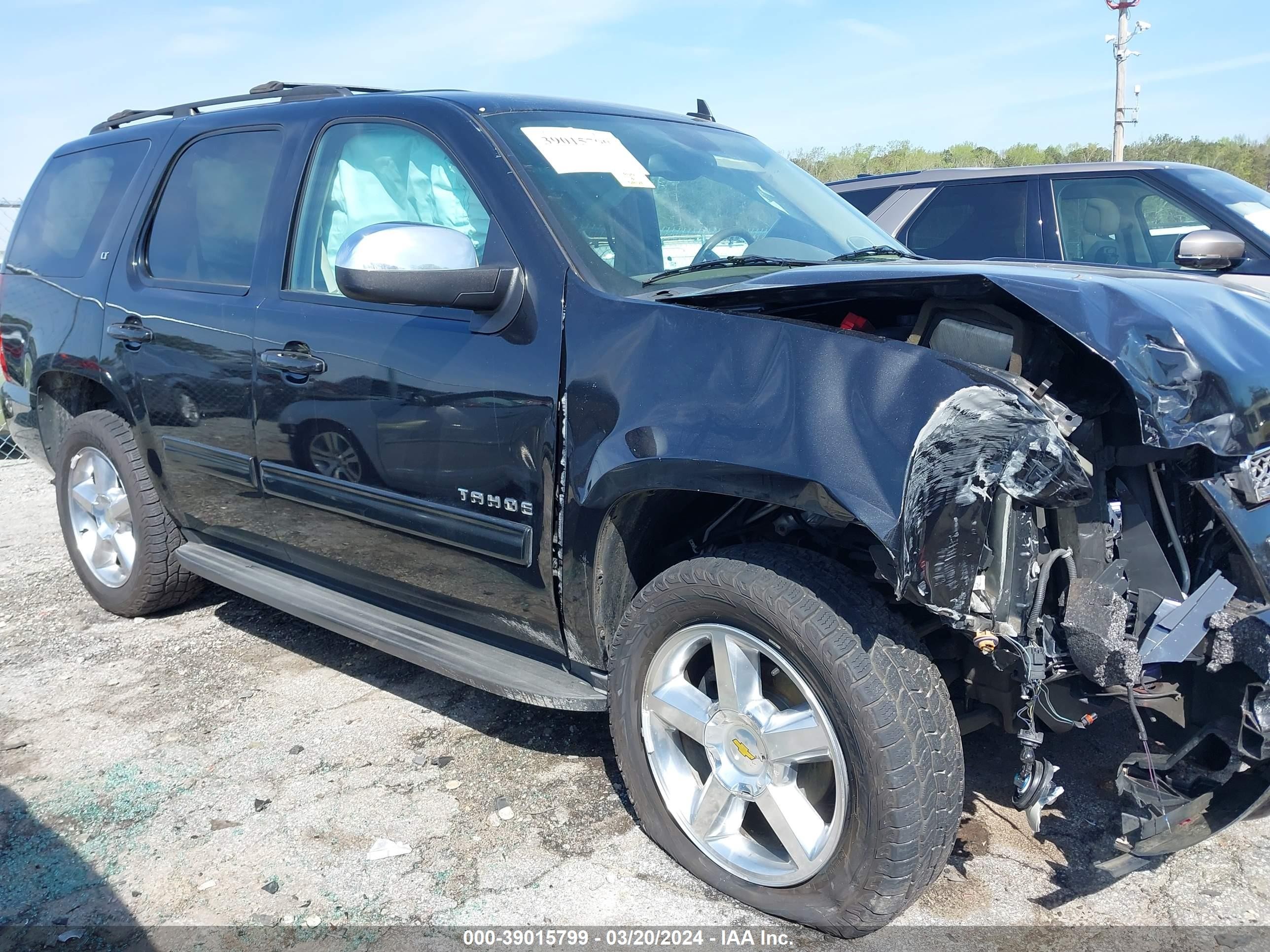 Photo 12 VIN: 1GNSKBE06BR277457 - CHEVROLET TAHOE 