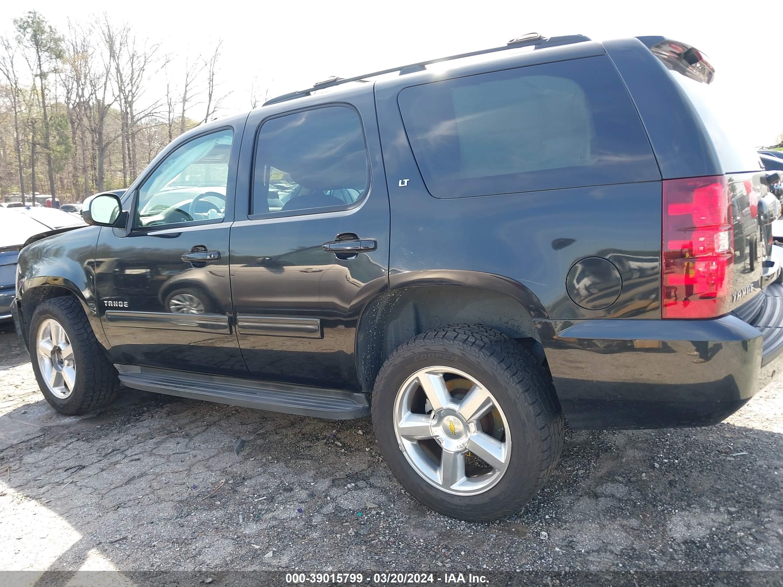 Photo 13 VIN: 1GNSKBE06BR277457 - CHEVROLET TAHOE 