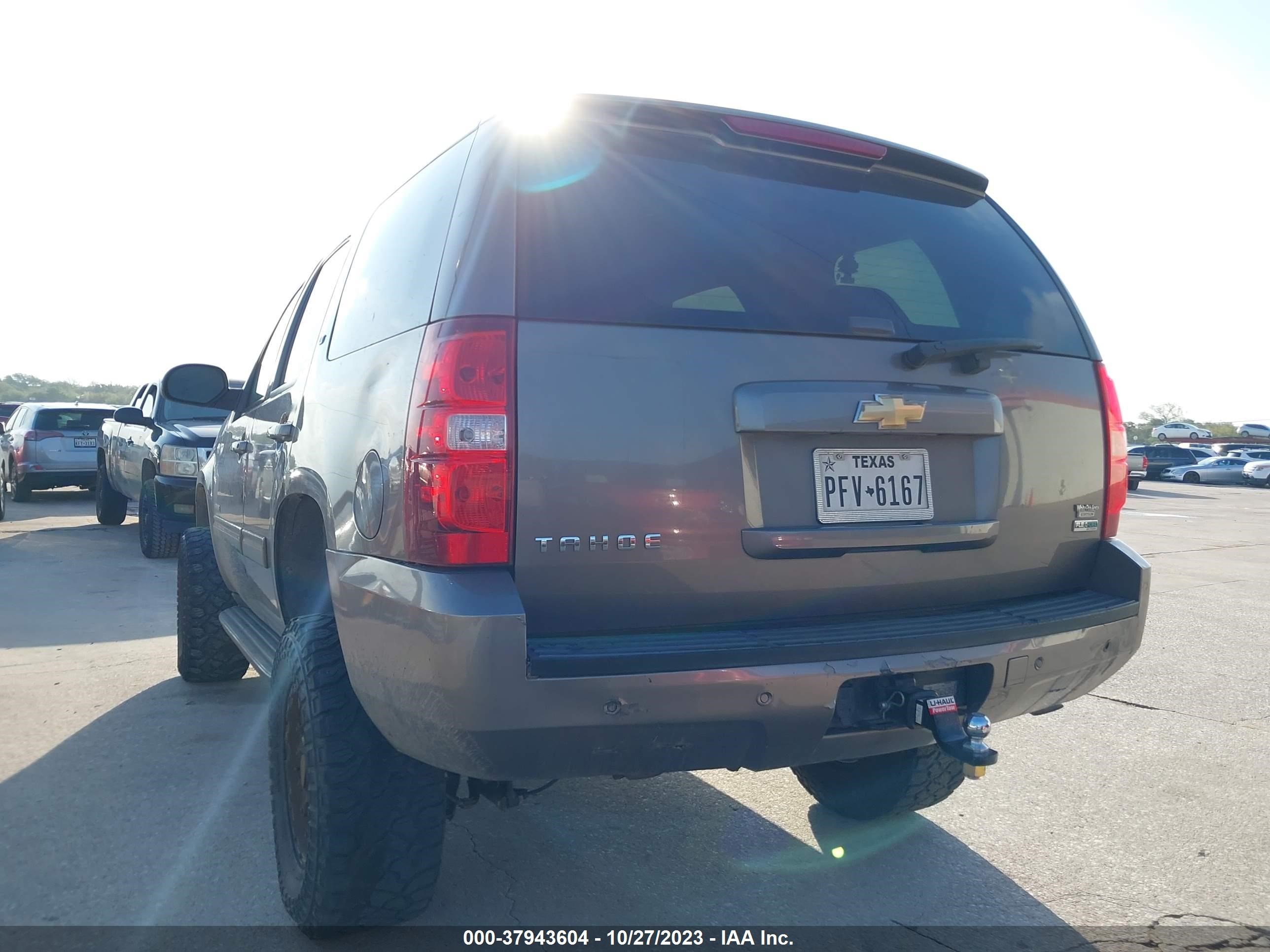 Photo 12 VIN: 1GNSKBE06BR345238 - CHEVROLET TAHOE 