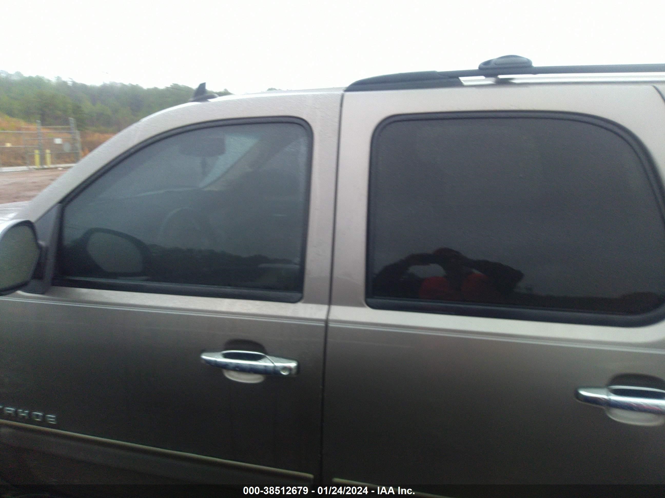 Photo 13 VIN: 1GNSKBE06CR252771 - CHEVROLET TAHOE 