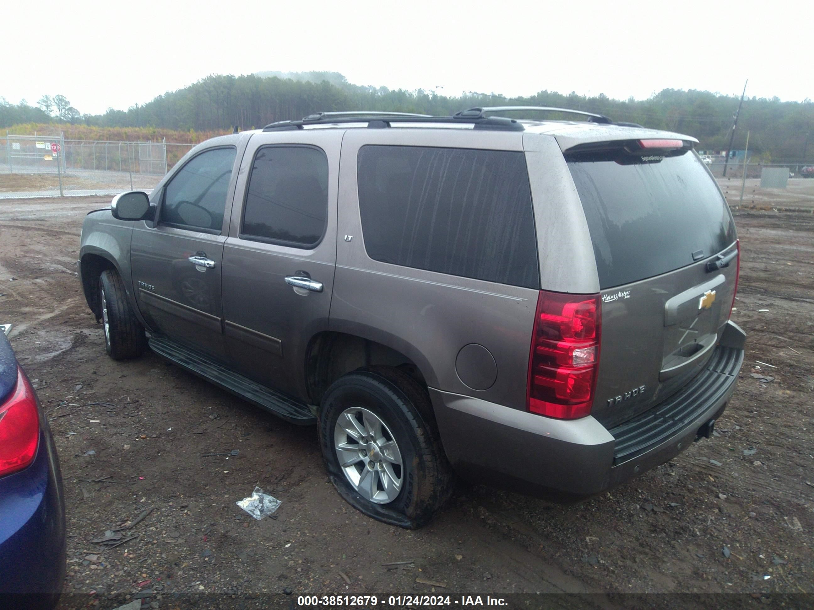 Photo 2 VIN: 1GNSKBE06CR252771 - CHEVROLET TAHOE 