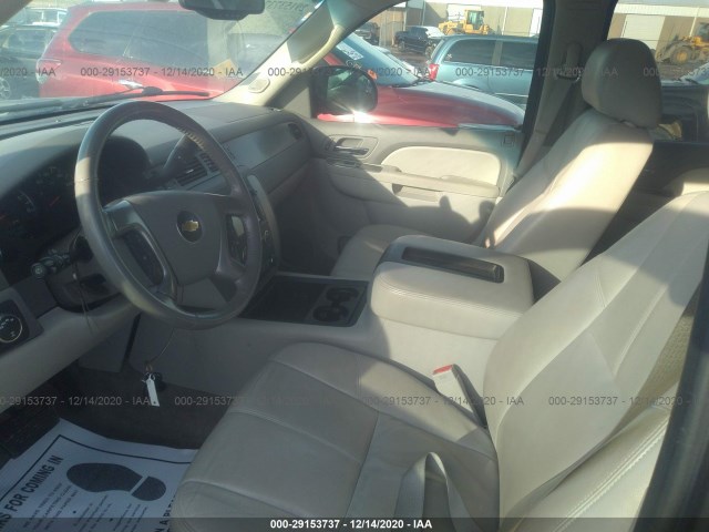 Photo 4 VIN: 1GNSKBE06CR310409 - CHEVROLET TAHOE 