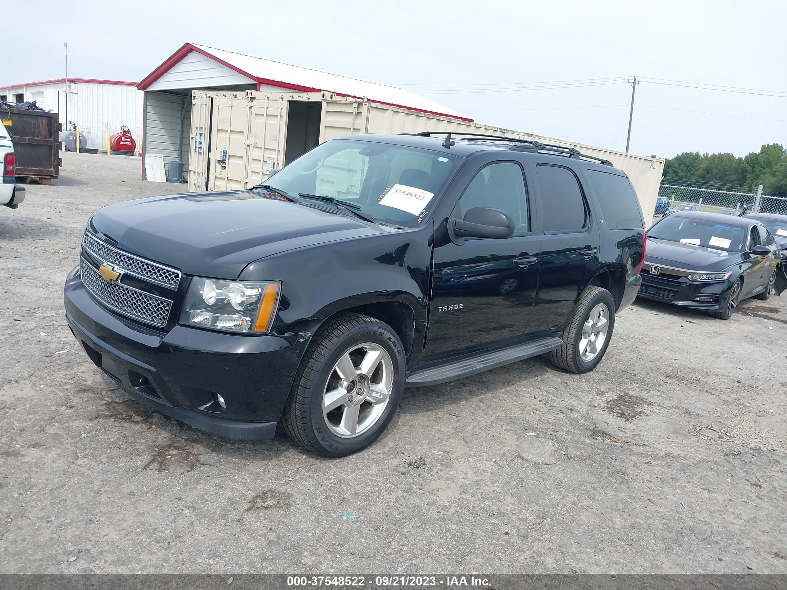 Photo 1 VIN: 1GNSKBE06DR233669 - CHEVROLET TAHOE 