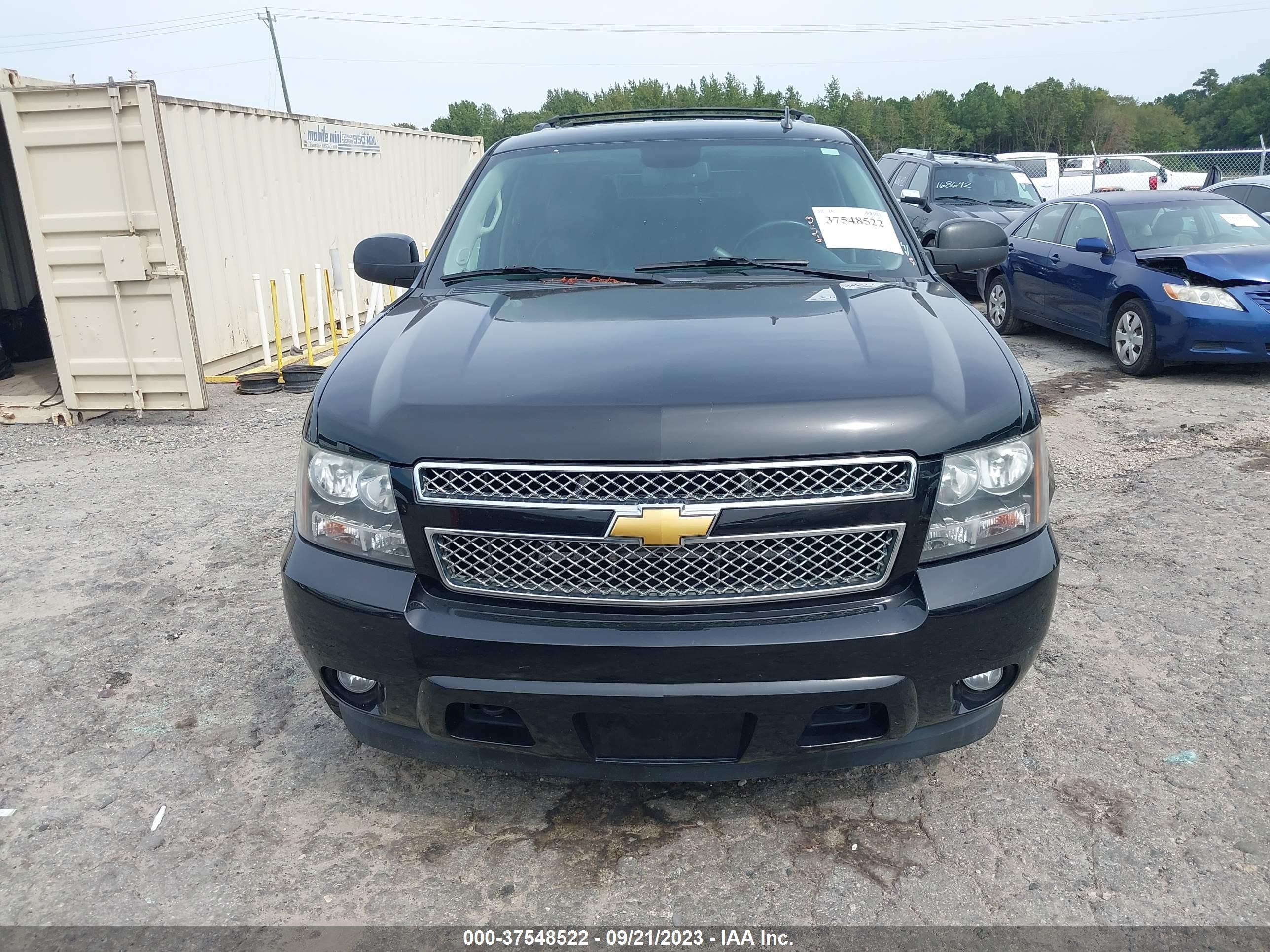 Photo 11 VIN: 1GNSKBE06DR233669 - CHEVROLET TAHOE 