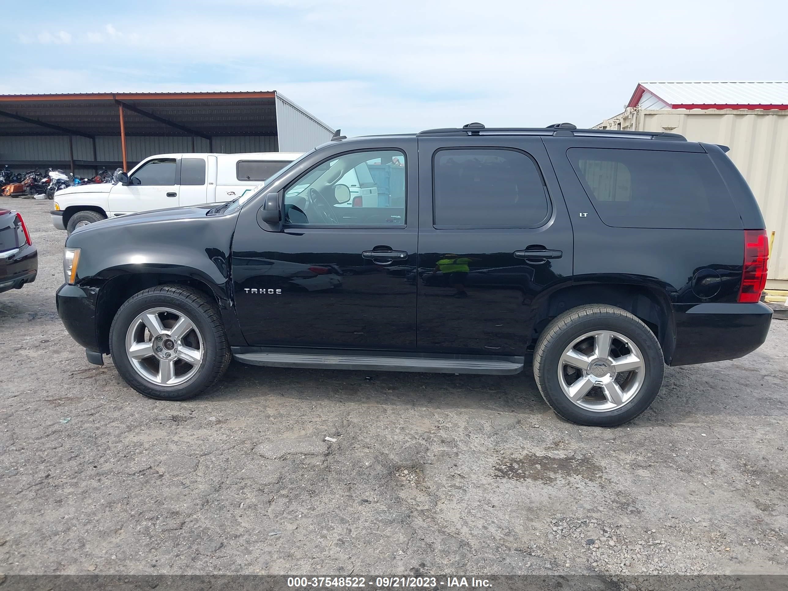 Photo 13 VIN: 1GNSKBE06DR233669 - CHEVROLET TAHOE 