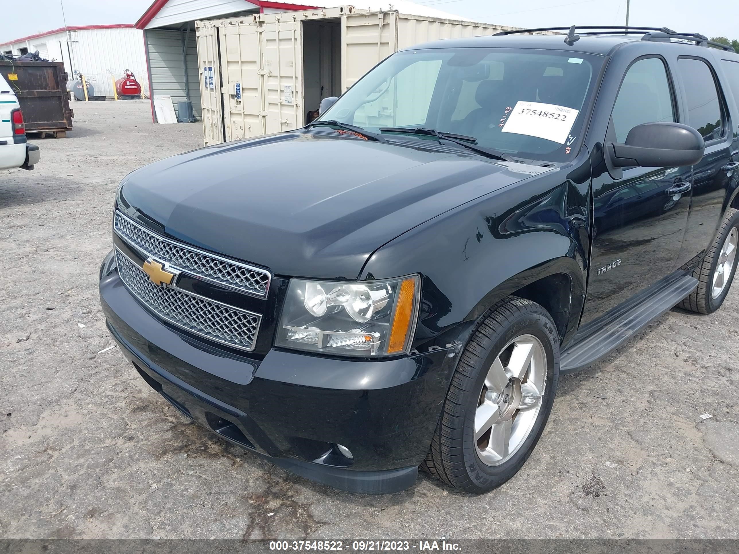 Photo 5 VIN: 1GNSKBE06DR233669 - CHEVROLET TAHOE 