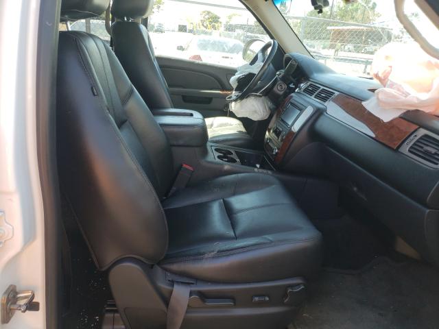 Photo 4 VIN: 1GNSKBE06DR313778 - CHEVROLET TAHOE K150 