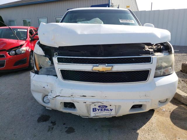 Photo 4 VIN: 1GNSKBE07BR124666 - CHEVROLET TAHOE K150 