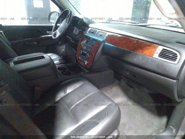 Photo 4 VIN: 1GNSKBE07CR182942 - CHEVROLET TAHOE 