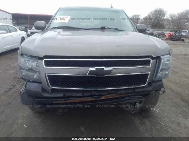 Photo 5 VIN: 1GNSKBE08BR142108 - CHEVROLET TAHOE 