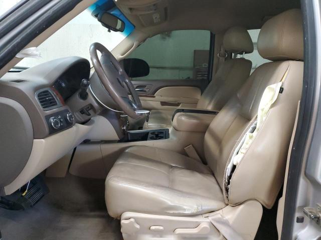 Photo 6 VIN: 1GNSKBE08BR190000 - CHEVROLET TAHOE 