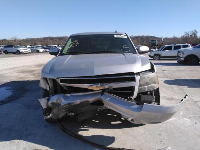 Photo 4 VIN: 1GNSKBE08BR292350 - CHEVROLET TAHOE 