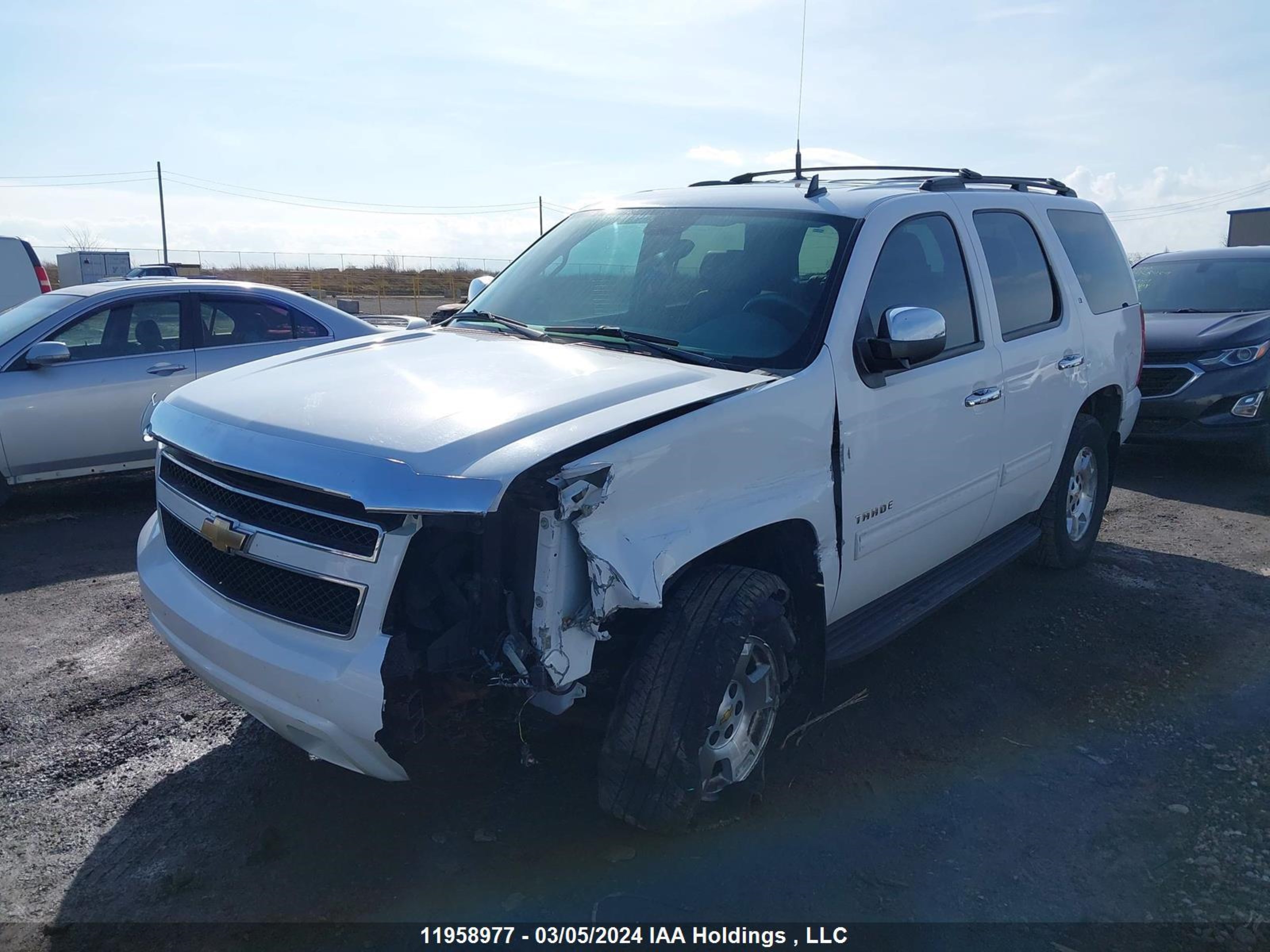 Photo 1 VIN: 1GNSKBE08BR346598 - CHEVROLET TAHOE 