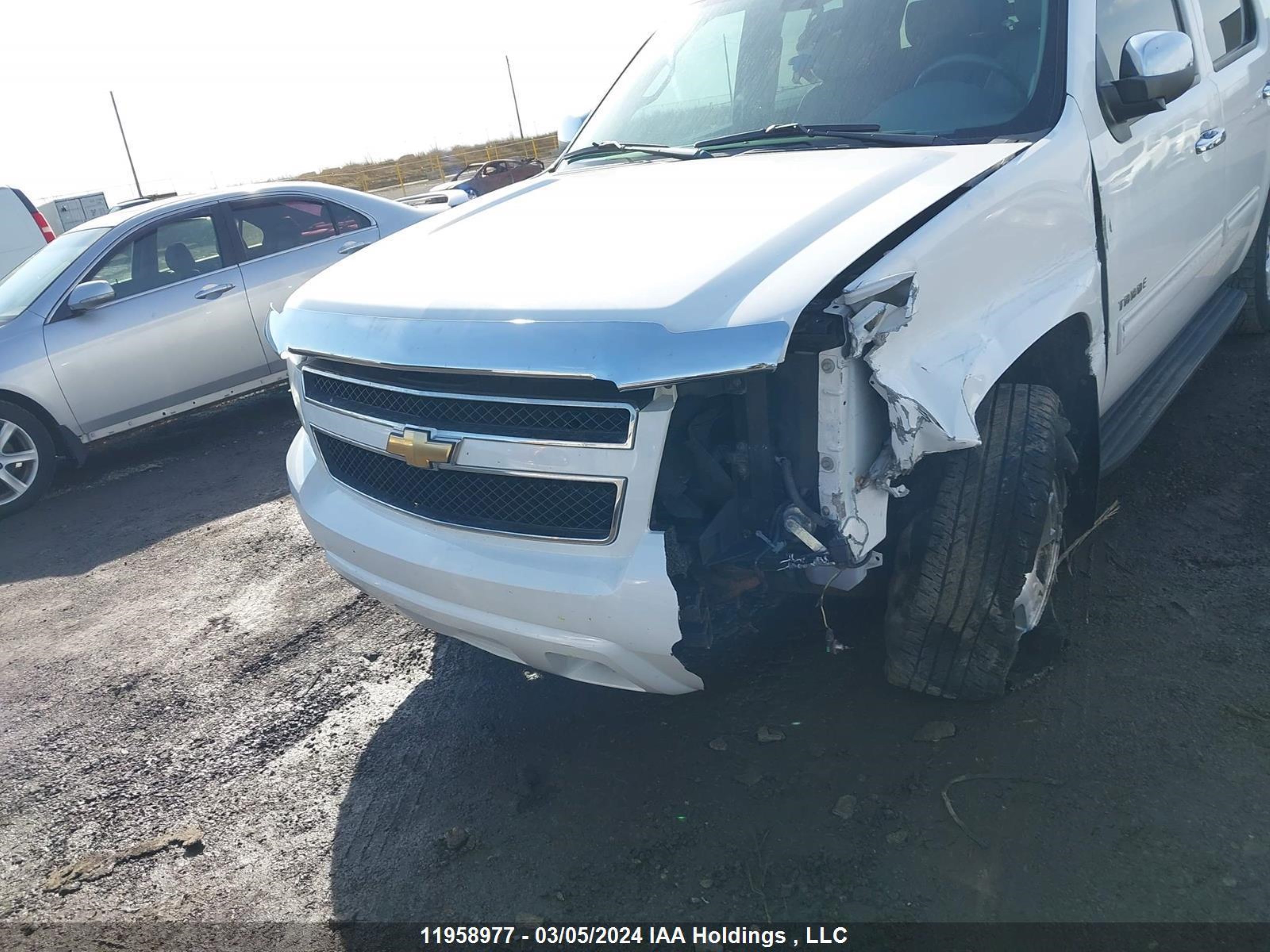 Photo 5 VIN: 1GNSKBE08BR346598 - CHEVROLET TAHOE 