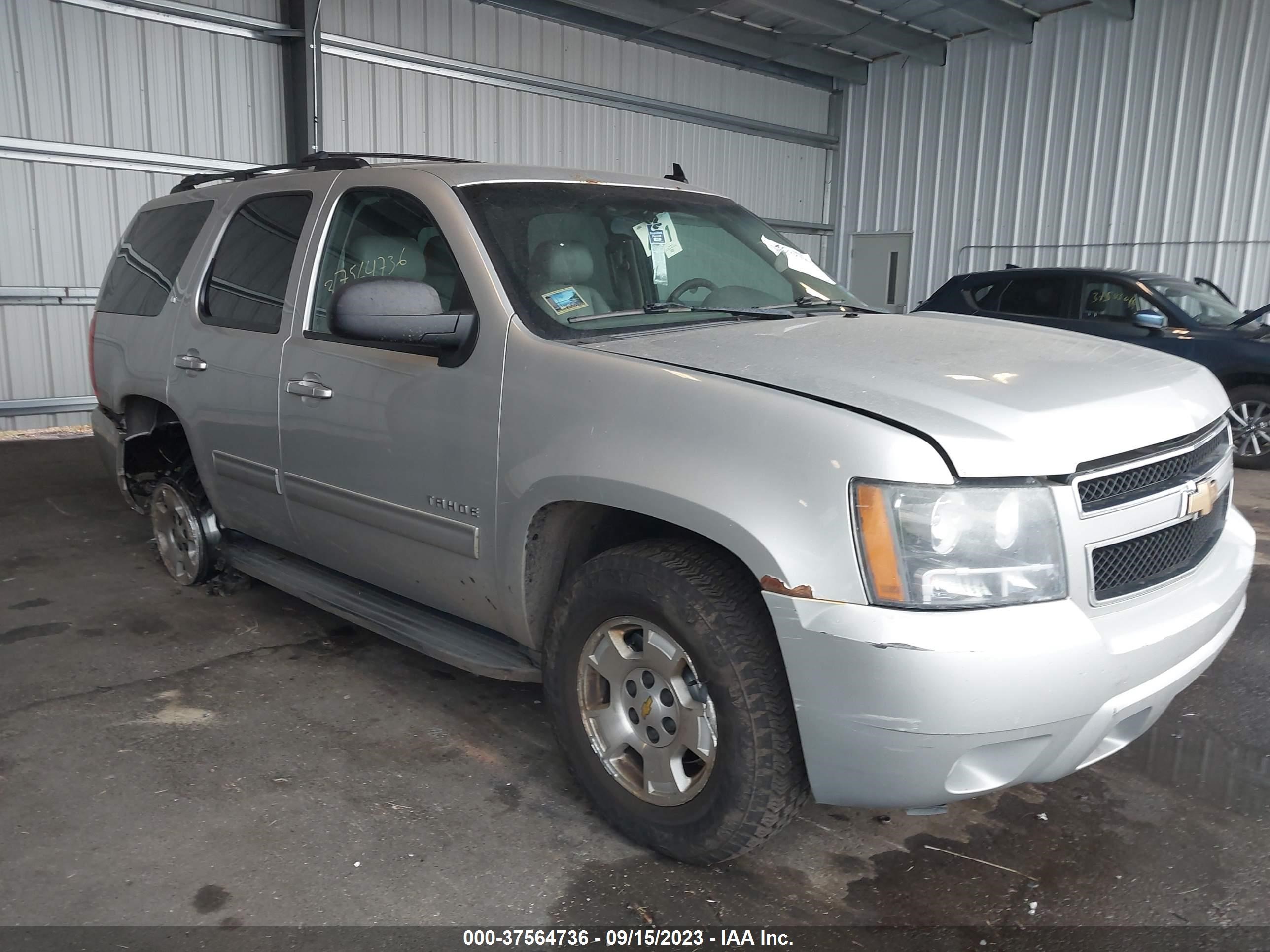 Photo 0 VIN: 1GNSKBE08BR371923 - CHEVROLET TAHOE 