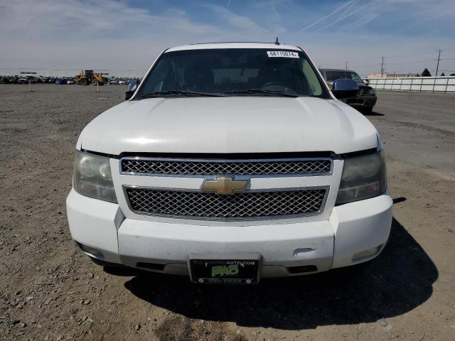 Photo 4 VIN: 1GNSKBE08BR388835 - CHEVROLET TAHOE K150 