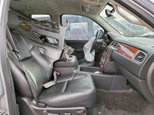 Photo 4 VIN: 1GNSKBE08DR105644 - CHEVROLET TAHOE K150 