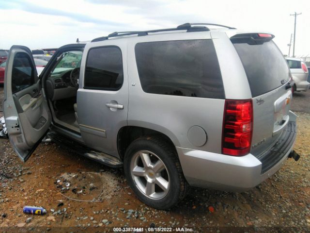 Photo 2 VIN: 1GNSKBE08DR201807 - CHEVROLET TAHOE 