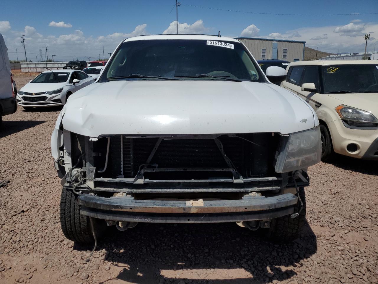 Photo 4 VIN: 1GNSKBE08DR204755 - CHEVROLET TAHOE 